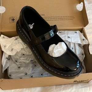 Dr. Airwair Martens for girls, size 3. Brand new never worn.